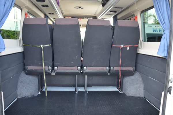 Interior Mini Bus transfer, plano de maletero